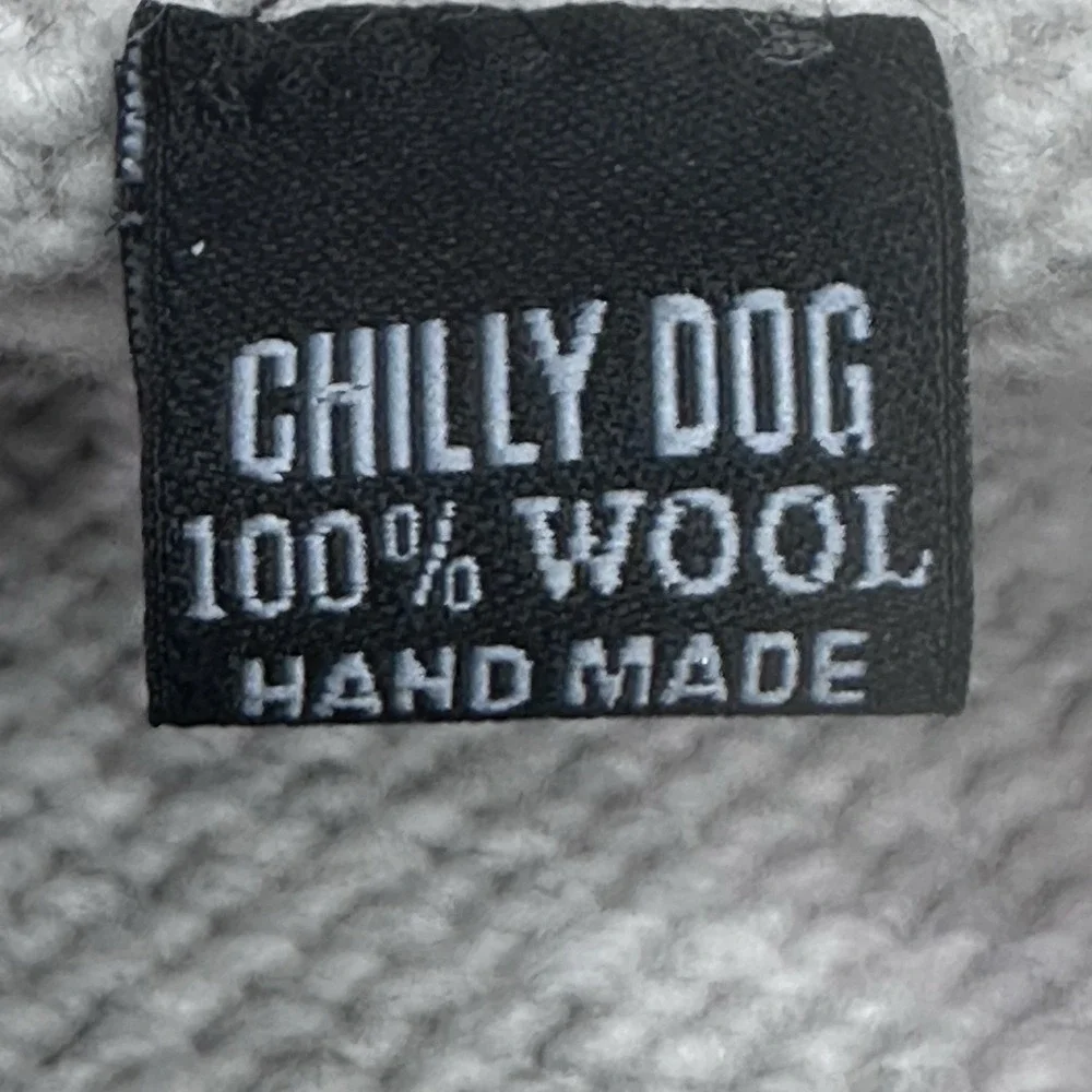 Chilly‎ Dog Heart Dog Sweater 100% Wool Gray Red Size Large Large Breed Dog